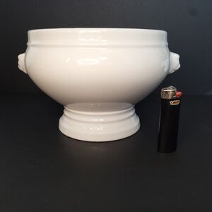 Large White Bodum Lion Head Soup Tureen bowl